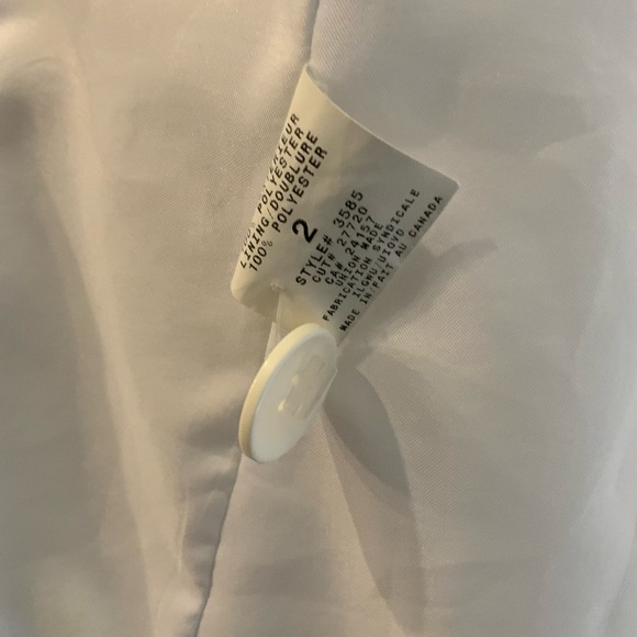 White Blazer bought in boutique. - Picture 9 of 10